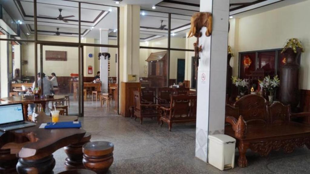 Lankham Hotel Паксе Экстерьер фото
