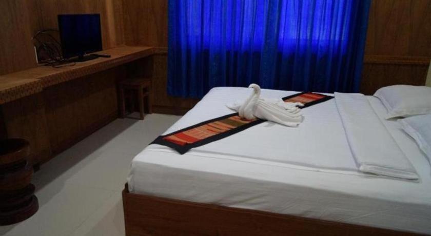 Lankham Hotel Паксе Экстерьер фото