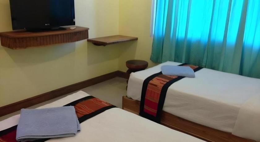 Lankham Hotel Паксе Экстерьер фото